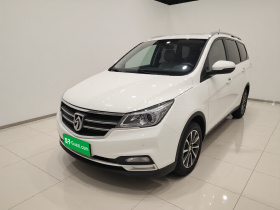 宝骏730 2019款 1.5T 手动时尚型 7座 国VI