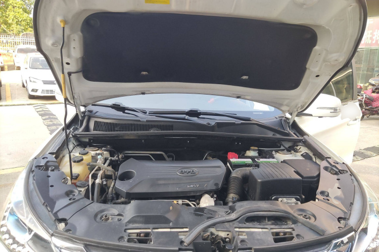 比亚迪 宋 2016款 盖世版 1.5TI 手动豪雅型局部细节24