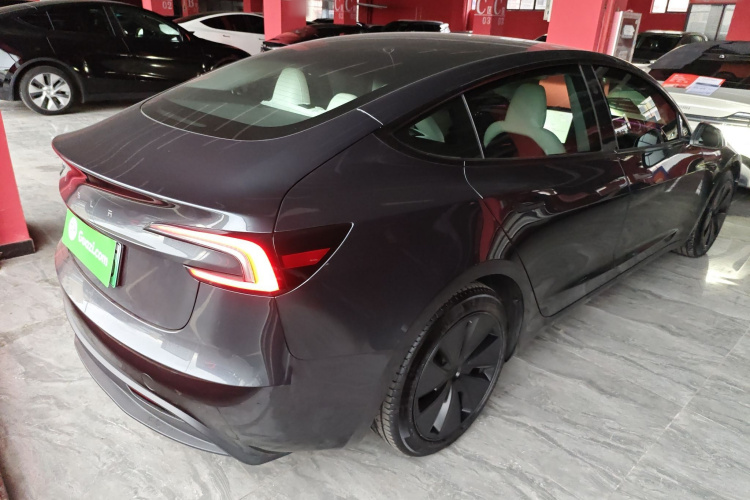 特斯拉 Model 3 2023款 长续航全轮驱动版车身外观7