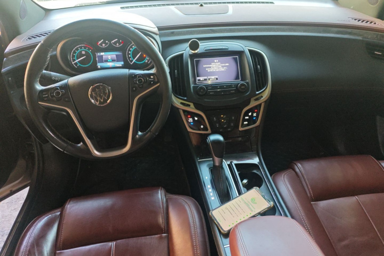 别克 君越 2013款 2.4L SIDI精英舒适型中控内饰12