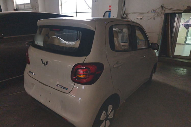 五菱汽车 宏光MINIEV 2025款 四门版 进阶款车身外观7