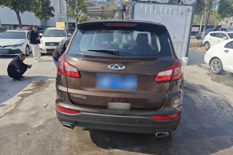 奇瑞 瑞虎5 2014款 2.0L 手动家享版车身外观6