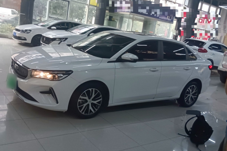 吉利汽车 帝豪 2023款 第4代冠军版 1.5L CVT豪华型车身外观4