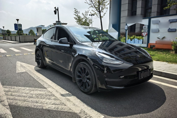 特斯拉 Model Y 2022款 长续航全轮驱动版车身外观6003