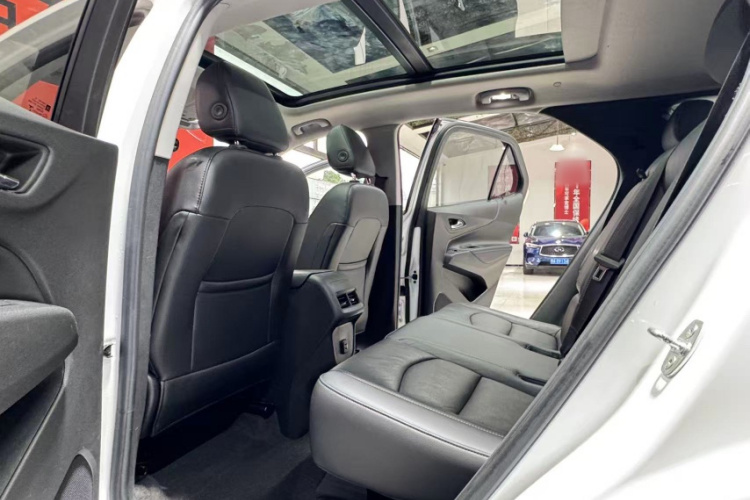 雪佛兰 探界者 2018款 550T 自动四驱捍界版车身外观6007