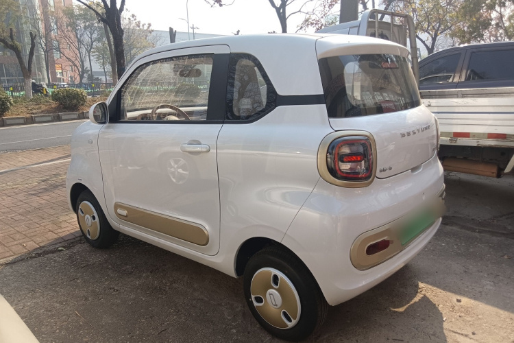 奔腾小马 2026款 222km 炫彩马车身外观4