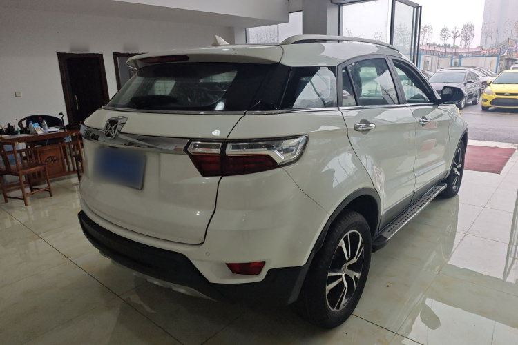 江铃 驭胜S330 2016款 1.5L GTDi 自动两驱尊贵版车身外观7