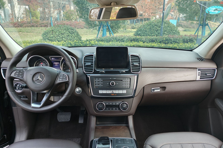 奔驰GLE 2016款 GLE 400 4MATIC中控内饰7008