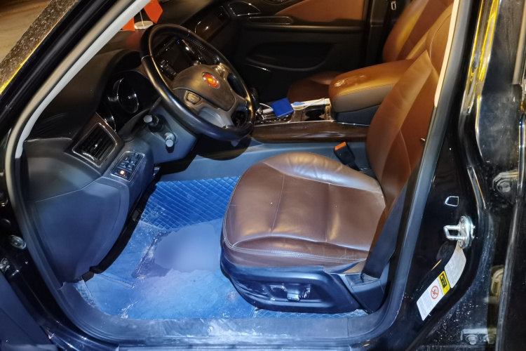 红旗H7 2015款 2.0T 豪华型中控内饰19