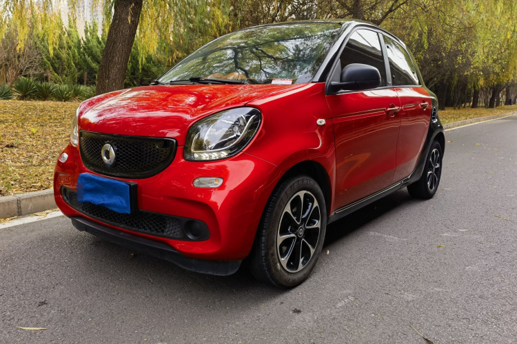 smart forfour 2016款 1.0L 52千瓦激情版车身外观1