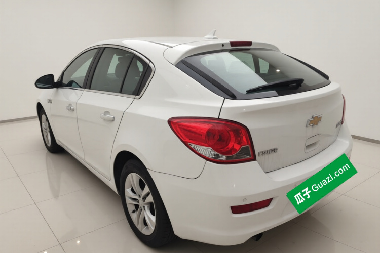 雪佛兰 科鲁兹 2013款 掀背 1.6L 自动豪华型车身外观5