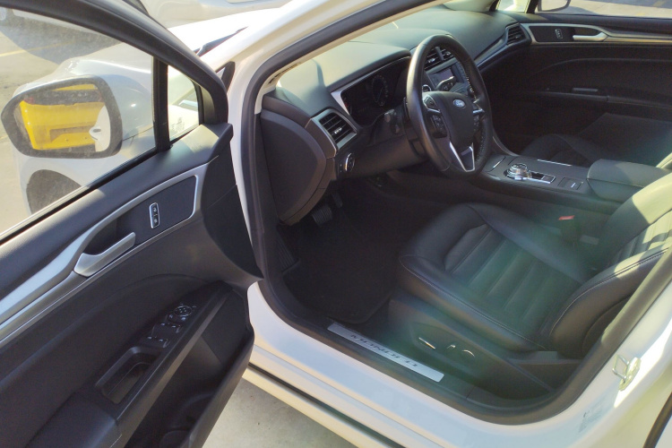 福特 蒙迪欧 2017款 EcoBoost 200 时尚型中控内饰7003