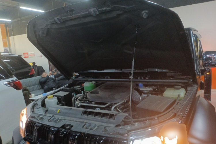 北京越野 北京BJ40 2024款 2.0D 刀锋英雄荣耀版机舱底盘24