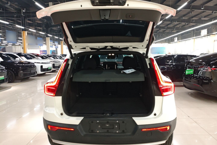 沃尔沃XC40 2023款 B3 智行时尚版局部细节23