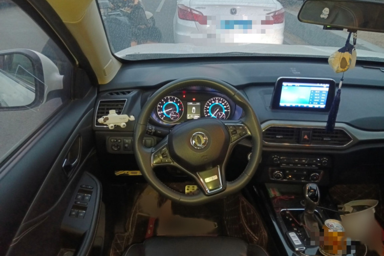 东风风光 风光S560 2018款 改款 1.8L CVT尊贵型 5座局部细节13