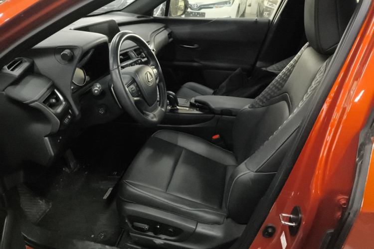 雷克萨斯UX新能源 2020款 300e 纯·享版中控内饰19