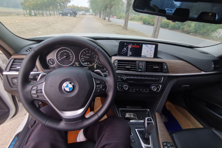 宝马3系 2014款 328Li xDrive风尚设计套装中控内饰12