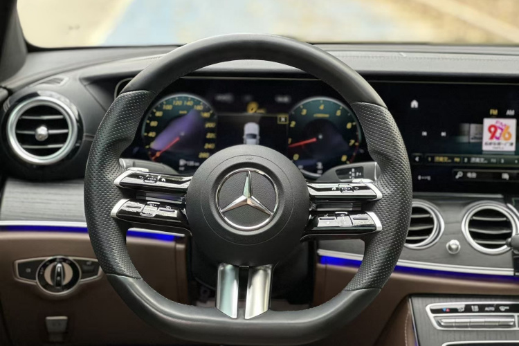 奔驰E级 2022款 改款 E 260 L 运动型局部细节13