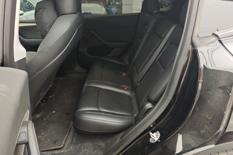 特斯拉 Model Y 2022款 改款 后轮驱动版中控内饰21