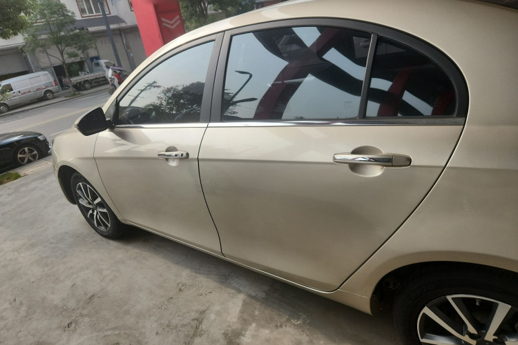 吉利汽车 帝豪 2020款 1.5L CVT向上版车身外观4