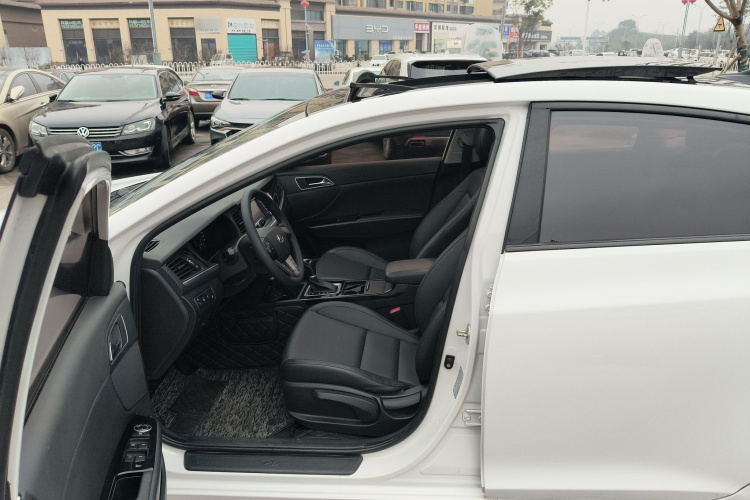 现代 名图 2017款 1.8L 自动智能型GLS 国V中控内饰7001