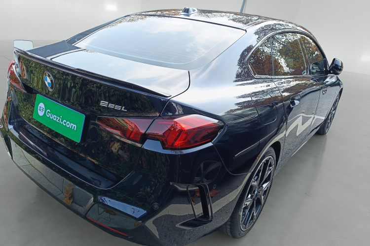 宝马2系 2025款 225L M运动曜夜套装车身外观7