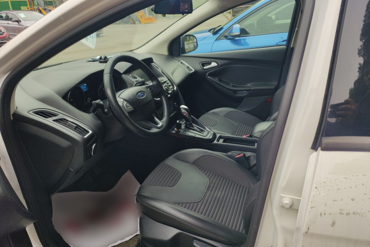 福特 福克斯 2018款 两厢经典 EcoBoost 125 自动超能风尚型智行版中控内饰19