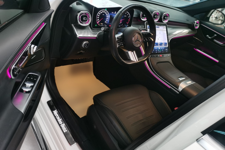 奔驰C级 2024款 改款二 C 260 L 运动版中控内饰20