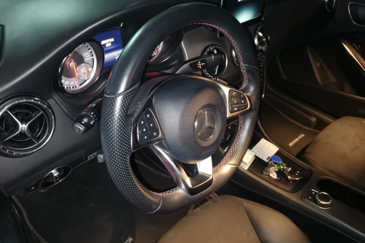 奔驰CLA 2015款 CLA 220 4MATIC中控内饰13