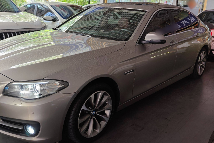 宝马5系 2017款 525Li 领先型车身外观4