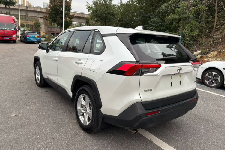 丰田 RAV4荣放 2021款 2.0L CVT两驱都市版车身外观6005