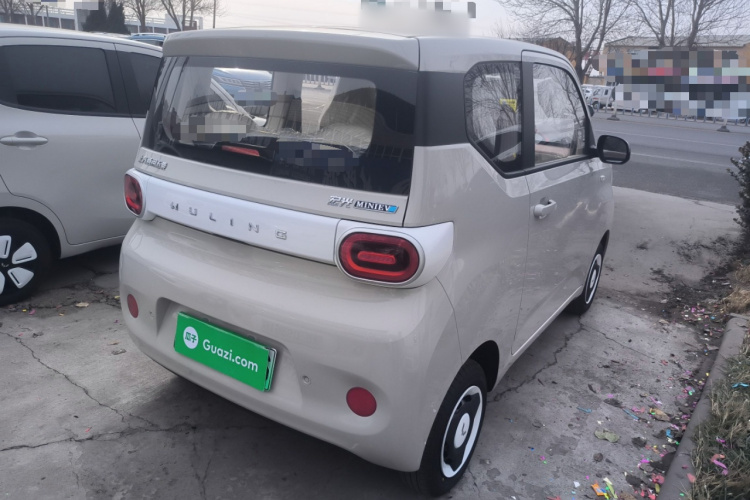 五菱汽车 宏光MINIEV 2024款 第三代 215km 青春版车身外观7