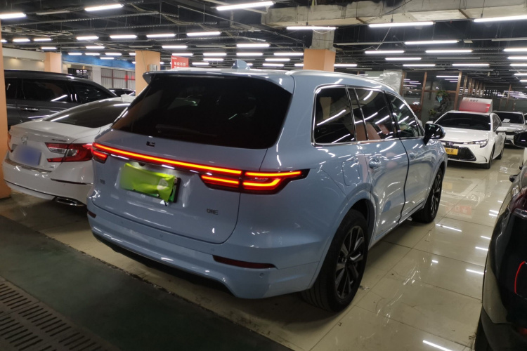 理想汽车 理想ONE 2020款 增程6座版车身外观7