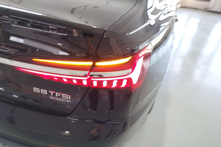 奥迪A6L 2021款 55 TFSI quattro 尊享动感型车身外观9