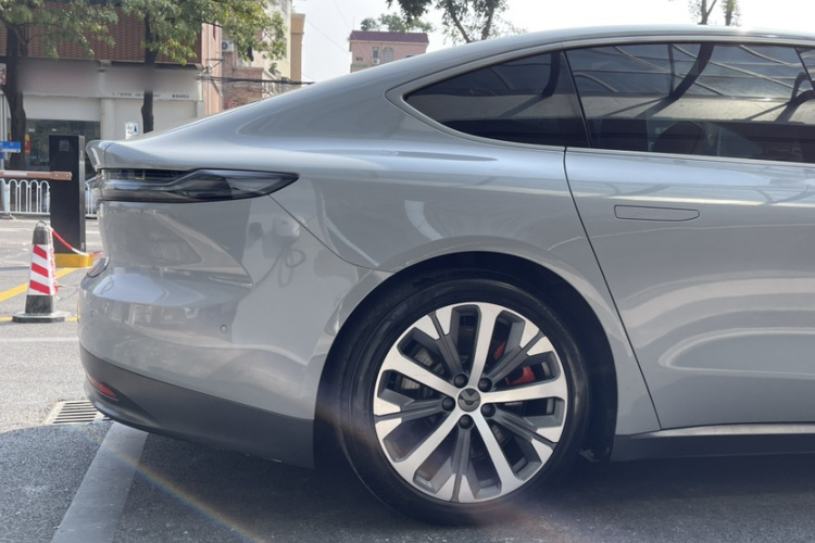 蔚来ET7 2022款 100kWh 首发版车身外观6006