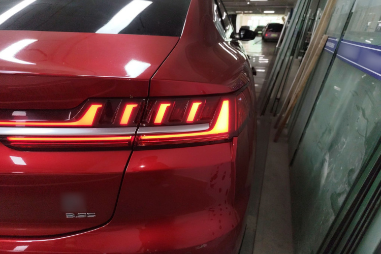 比亚迪 汉 2020款 EV 四驱高性能版旗舰型车身外观9