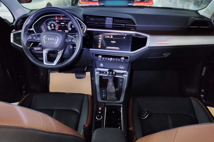 奥迪Q3 2020款 40 TFSI 时尚致雅型中控内饰7002