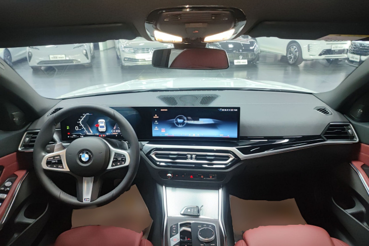 宝马3系 2024款 325i M运动曜夜套装中控内饰7002