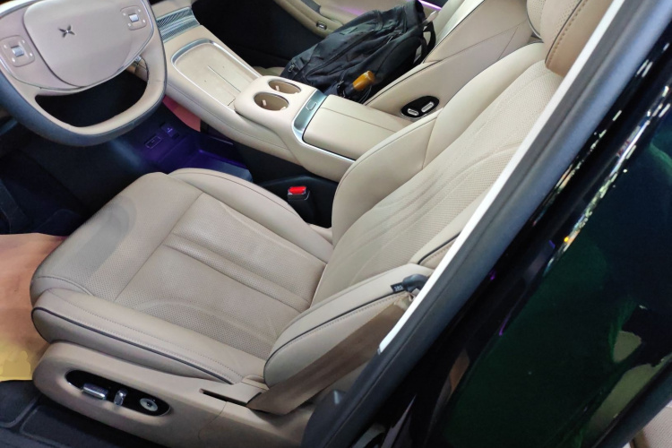 小鹏X9 2025款 740超长续航 Max局部细节19