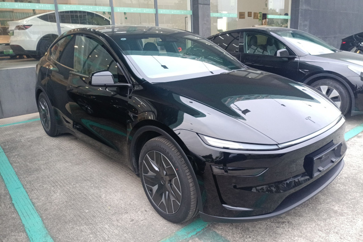 特斯拉 Model Y L 2025款 长续航全轮驱动版车身外观6002