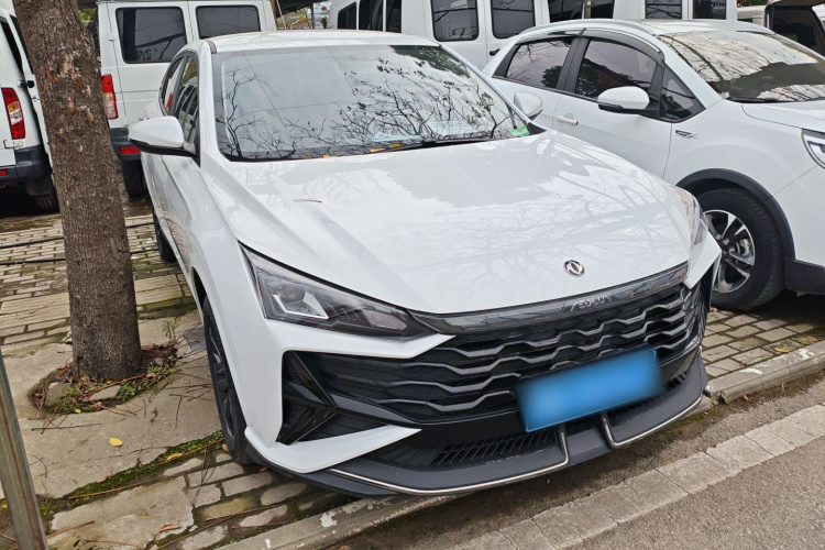 东风风神 奕炫 2025款 1.5L 自动豪华型车身外观3