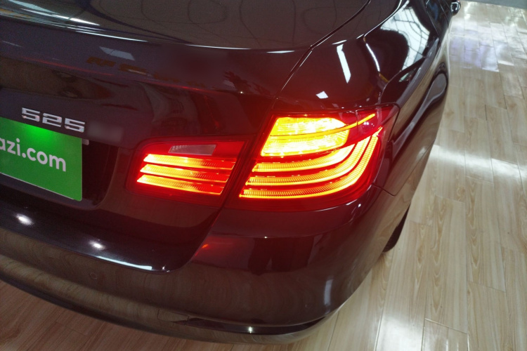 宝马5系 2014款 520Li 典雅型车身外观9