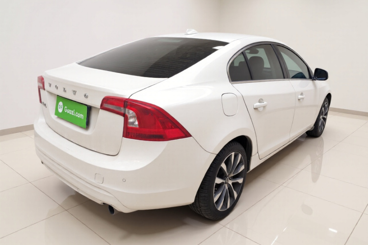 沃尔沃S60 2018款 S60L T3 智进进取版车身外观7