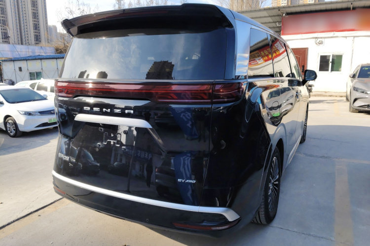 腾势D9 2022款 EV 600 四驱旗舰型车身外观7