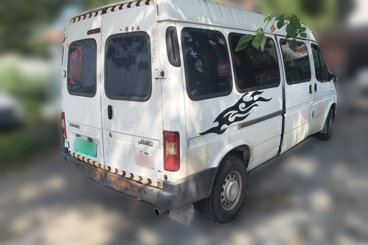 江铃 特顺 2019款 2.8T商运型长轴中顶7座后单胎国VI JX493车身外观6005