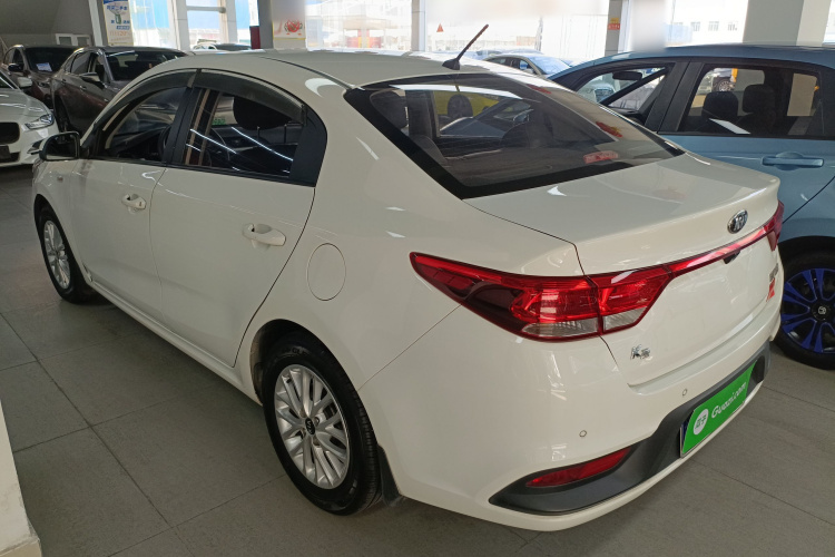 起亚K2 2017款 三厢 1.4L AT GLS车身外观4