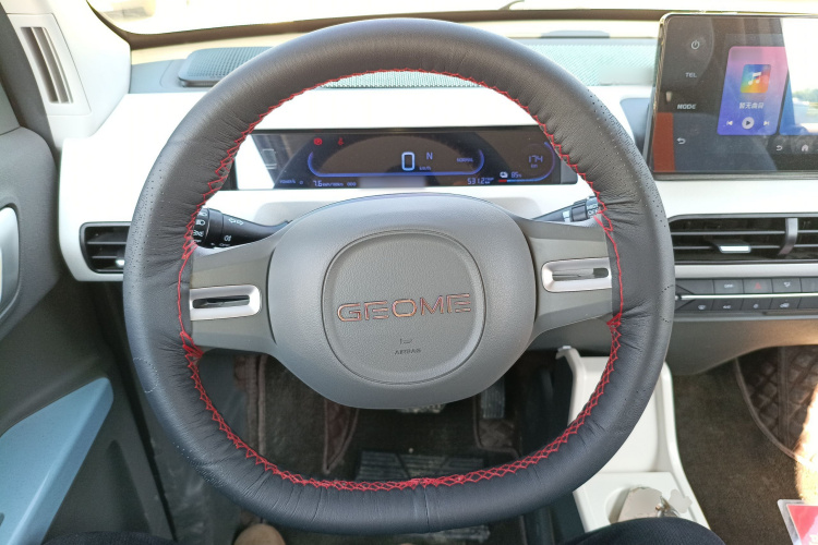 吉利银河 2023款 熊猫mini 200km 耐力熊中控内饰13