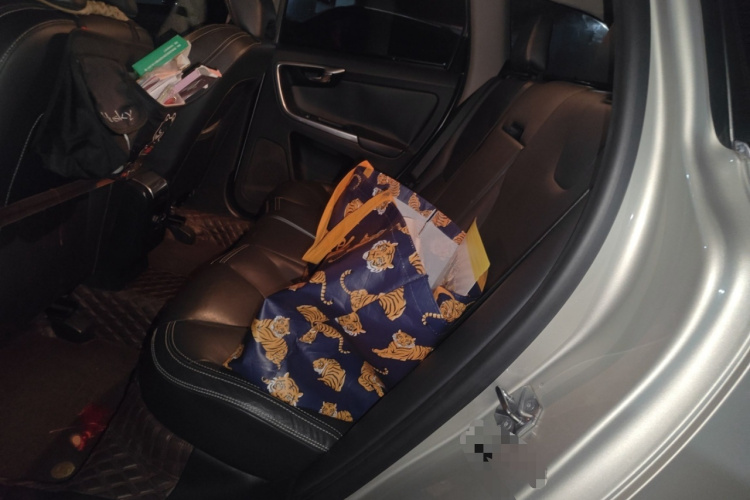 沃尔沃XC60 2017款 T5 AWD 智远升级版中控内饰7004