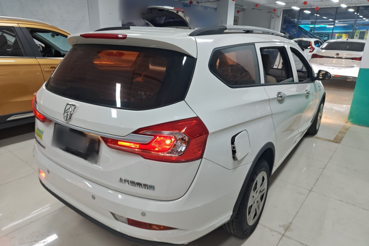 宝骏310W 2017款 1.5L 手动舒适型 国V车身外观6005