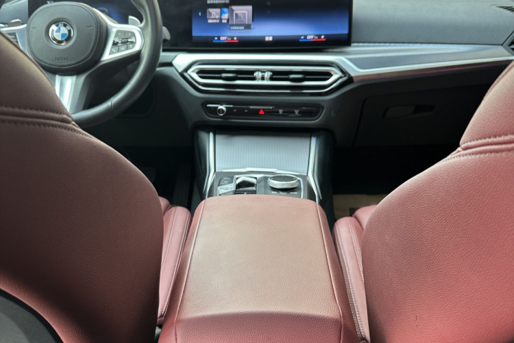 宝马4系 2023款 425i Gran Coupe M运动曜夜套装局部细节9005